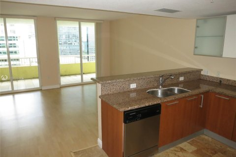 Condo in Miami, Florida, 1 bedroom  № 10968 - photo 11