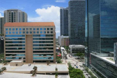 Condo in Miami, Florida, 1 bedroom  № 10968 - photo 19