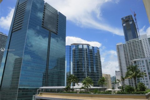 Condo in Miami, Florida, 1 bedroom  № 10968 - photo 17