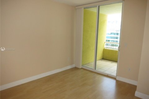 Condo in Miami, Florida, 1 bedroom  № 10968 - photo 22