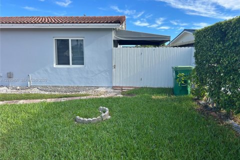 Commercial property in Miami, Florida 3 bedrooms № 2392104