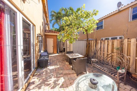 Condo in Miami Lakes, Florida, 3 bedrooms  № 1695891 - photo 15