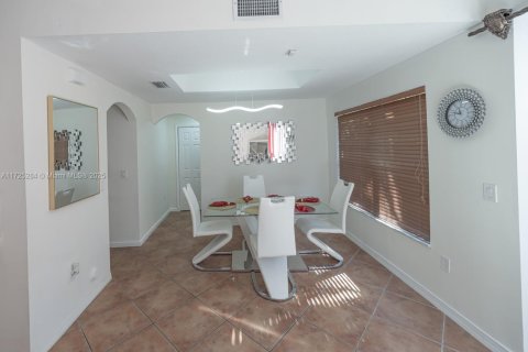 Condo in Miami Lakes, Florida, 3 bedrooms  № 1695891 - photo 7