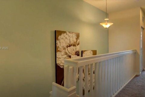 House in Miami, Florida 3 bedrooms, 139.91 sq.m. № 1964259 - photo 8