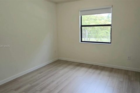 House in Miami, Florida 3 bedrooms, 139.91 sq.m. № 1964259 - photo 9