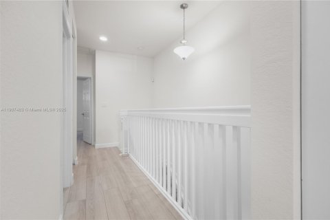 House in Miami, Florida 3 bedrooms, 139.91 sq.m. № 1964259 - photo 27