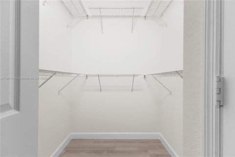 House in Miami, Florida 3 bedrooms, 139.91 sq.m. № 1964259 - photo 25