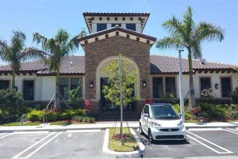 House in Miami, Florida 3 bedrooms, 139.91 sq.m. № 1964259 - photo 16