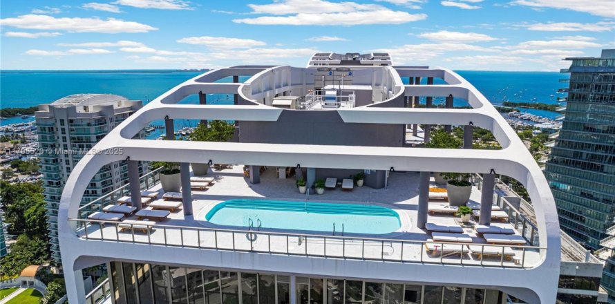Condominio en Miami, Florida, 2 dormitorios  № 1667437