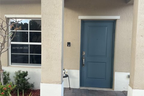 Condo in Florida City, Florida, 3 bedrooms  № 2004782 - photo 2