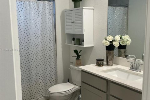 Condo in Florida City, Florida, 3 bedrooms  № 2004782 - photo 7