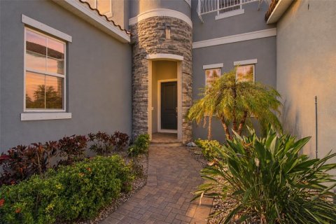 House in Apollo Beach, Florida 6 bedrooms, 544.5 sq.m. № 2418987 - photo 4