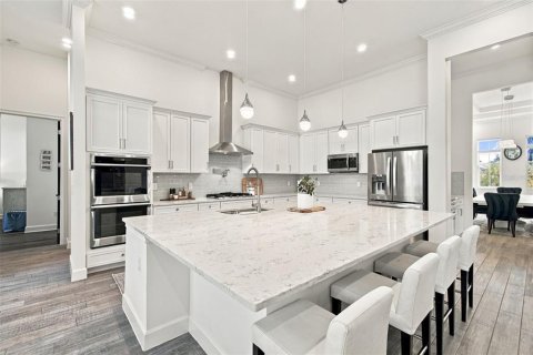 House in Apollo Beach, Florida 6 bedrooms, 544.5 sq.m. № 2418987 - photo 9