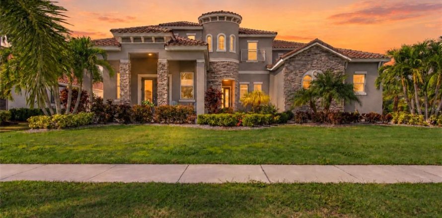 House in Apollo Beach, Florida 6 bedrooms, 544.5 sq.m. № 2418987