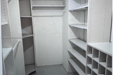 Copropriété à vendre à Miami, Floride: 2 chambres, 117.8 m2 № 2186436 - photo 3