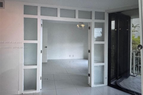Copropriété à vendre à Miami, Floride: 2 chambres, 117.8 m2 № 2186436 - photo 7