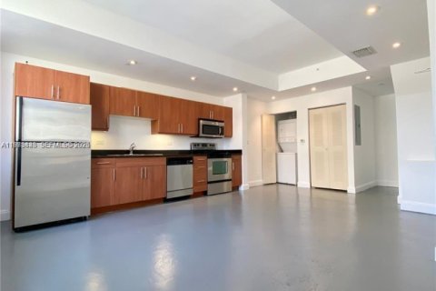 Condominio en alquiler en Miami, Florida, 1 dormitorio, 71.91 m2 № 1991337 - foto 8