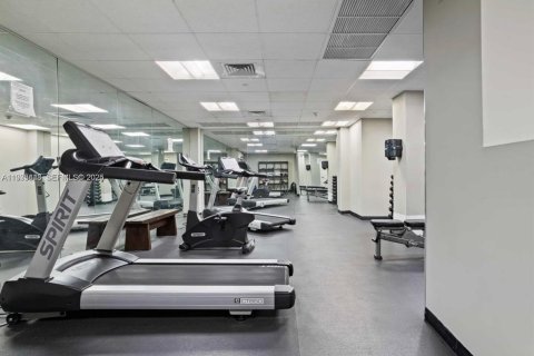 Condominio en alquiler en Miami, Florida, 1 dormitorio, 71.91 m2 № 1991337 - foto 6