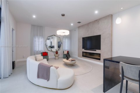 Villa ou maison à vendre à Doral, Floride: 4 chambres, 345.04 m2 № 2051655 - photo 15