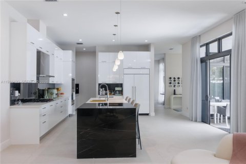 Villa ou maison à vendre à Doral, Floride: 4 chambres, 345.04 m2 № 2051655 - photo 9