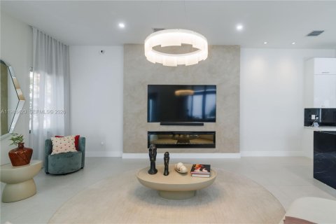 Villa ou maison à vendre à Doral, Floride: 4 chambres, 345.04 m2 № 2051655 - photo 17