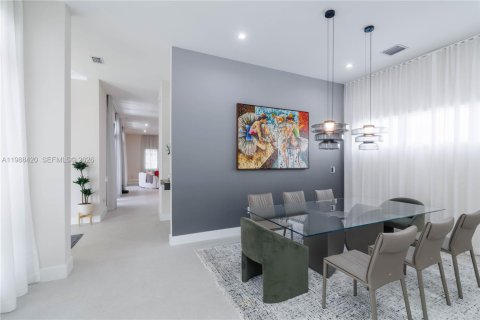 Villa ou maison à vendre à Doral, Floride: 4 chambres, 345.04 m2 № 2051655 - photo 5