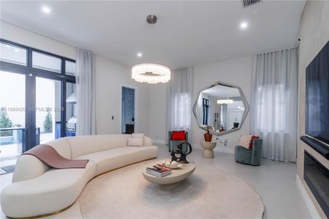 Villa ou maison à vendre à Doral, Floride: 4 chambres, 345.04 m2 № 2051655 - photo 18