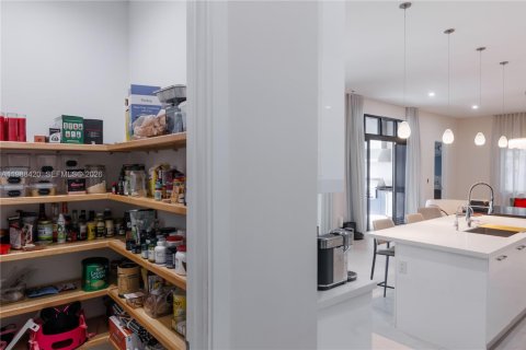 Villa ou maison à vendre à Doral, Floride: 4 chambres, 345.04 m2 № 2051655 - photo 14