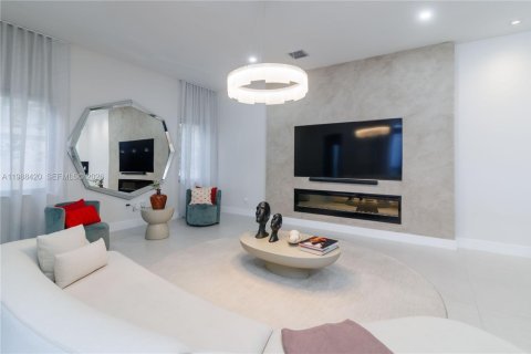 Villa ou maison à vendre à Doral, Floride: 4 chambres, 345.04 m2 № 2051655 - photo 16