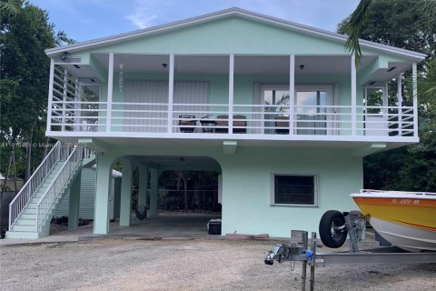 House in Key Largo, Florida 2 bedrooms, 111.48 sq.m. № 1972882 - photo 1