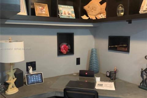 House in Key Largo, Florida 2 bedrooms, 111.48 sq.m. № 1972882 - photo 8