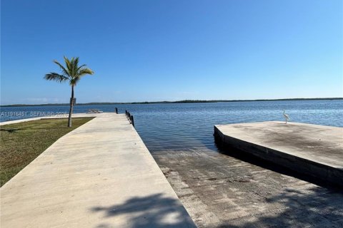 House in Key Largo, Florida 2 bedrooms, 111.48 sq.m. № 1972882 - photo 14