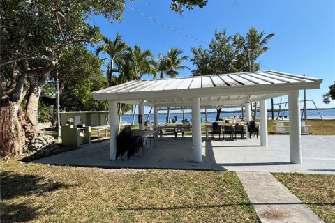 House in Key Largo, Florida 2 bedrooms, 111.48 sq.m. № 1972882 - photo 15