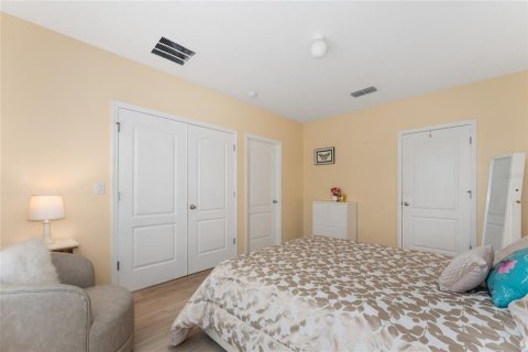 House in Kissimmee, Florida 5 bedrooms, 229.38 sq.m. № 1912841 - photo 21