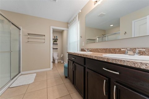 House in Kissimmee, Florida 5 bedrooms, 229.38 sq.m. № 1912841 - photo 24