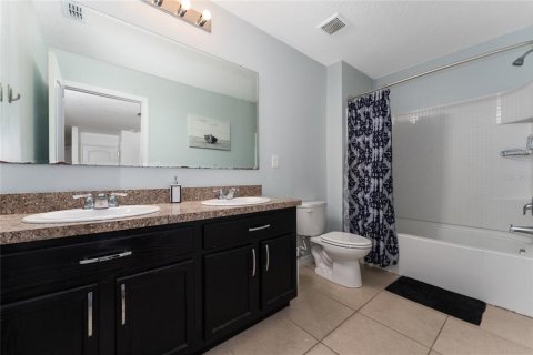 House in Kissimmee, Florida 5 bedrooms, 229.38 sq.m. № 1912841 - photo 23