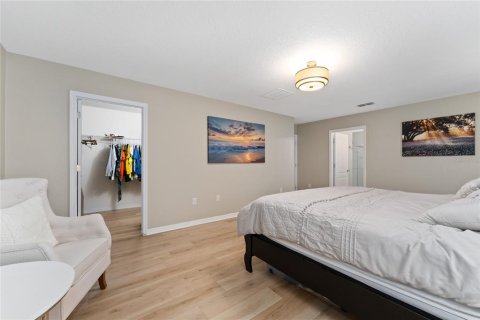House in Kissimmee, Florida 5 bedrooms, 229.38 sq.m. № 1912841 - photo 16