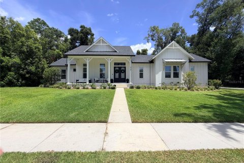 Casa en Lake Helen, Florida 3 dormitorios, 204.38 m2 № 2209333
