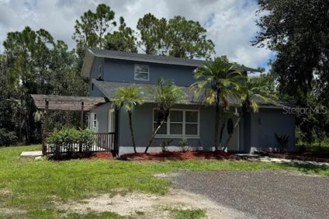 House in North Port, Florida 3 bedrooms, 162.58 sq.m. № 1919553 - photo 2