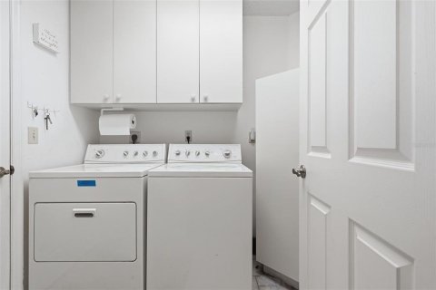 Condo in New Port Richey, Florida, 2 bedrooms № 2095501 - photo 28
