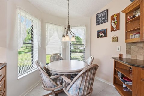 Condo in New Port Richey, Florida, 2 bedrooms № 2095501 - photo 17