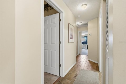 Condo in New Port Richey, Florida, 2 bedrooms № 2095501 - photo 18