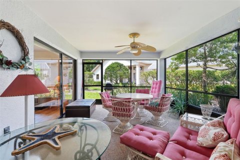Condo in New Port Richey, Florida, 2 bedrooms № 2095501 - photo 3