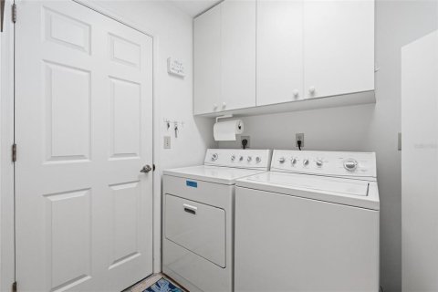 Condo in New Port Richey, Florida, 2 bedrooms № 2095501 - photo 29