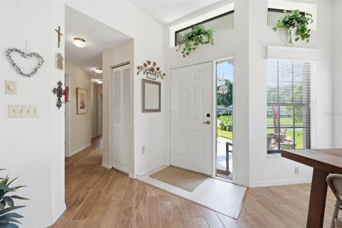 Condo in New Port Richey, Florida, 2 bedrooms № 2095501 - photo 7