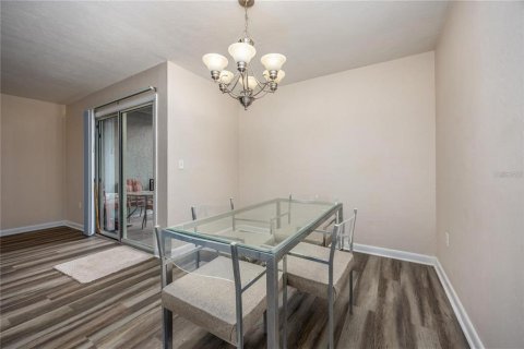 Condominio en venta en Gainesville, Florida, 4 dormitorios, 152.17 m2 № 1560013 - foto 3