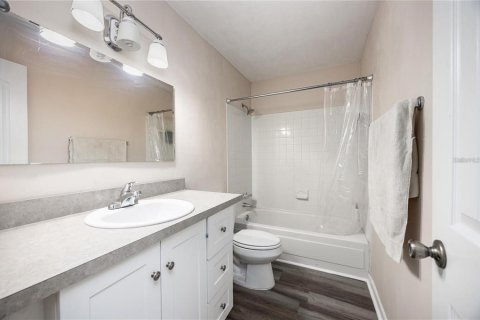 Condominio en venta en Gainesville, Florida, 4 dormitorios, 152.17 m2 № 1560013 - foto 9