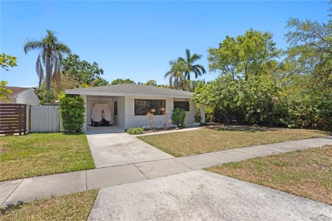 Casa en venta en Tampa, Florida, 3 dormitorios, 153.75 m2 № 1735343 - foto 5