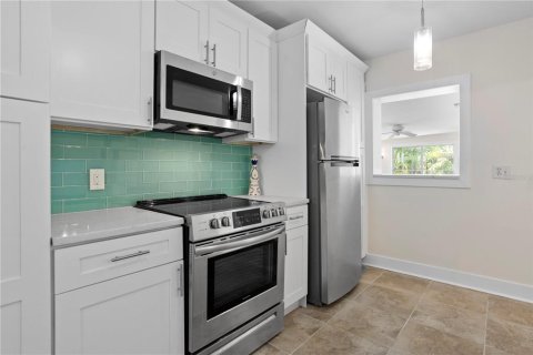 Casa en venta en Tampa, Florida, 3 dormitorios, 153.75 m2 № 1735343 - foto 14