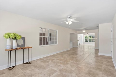 Casa en venta en Tampa, Florida, 3 dormitorios, 153.75 m2 № 1735343 - foto 7